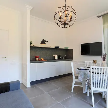 Cloe Apartment